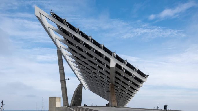 巴塞罗那太阳能电池板在港口论坛