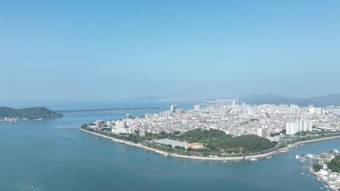 汕尾海边风景航拍海湾城市海滨大道建筑风光