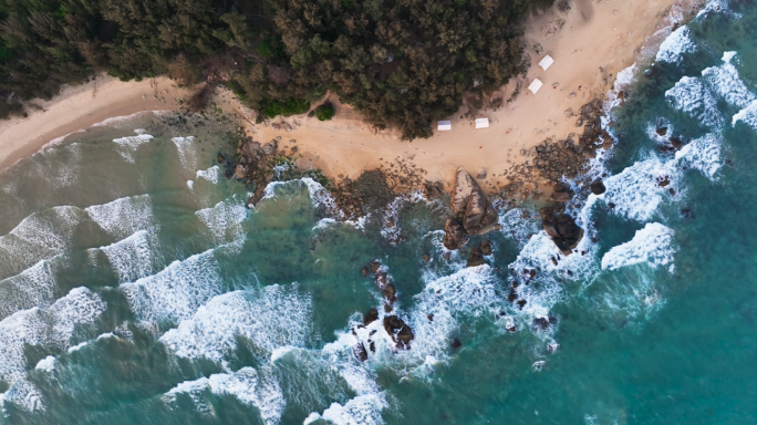 海南旅游海边海浪椰树风景灯塔