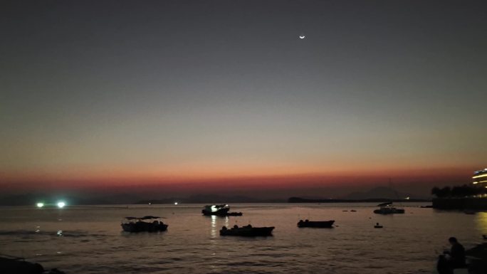 夜晚的码头 海边 月亮