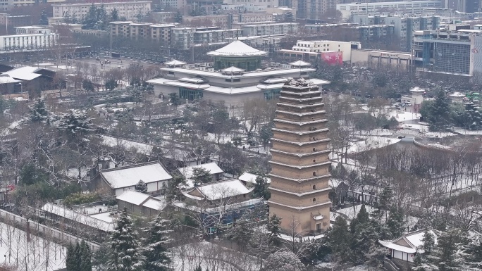 陕西西安小雁塔雪景航拍