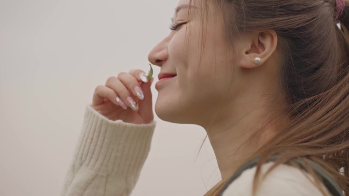 （简介有合集）美女闻茶叶西湖龙井茶园龙坞