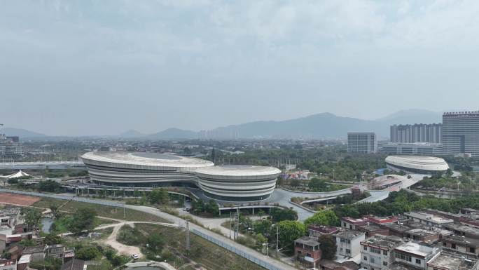 航拍福建漳州市游泳馆