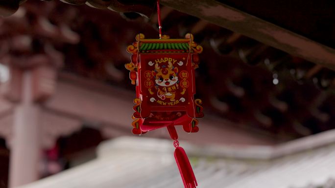 雨天杭州西湖钱王祠景色