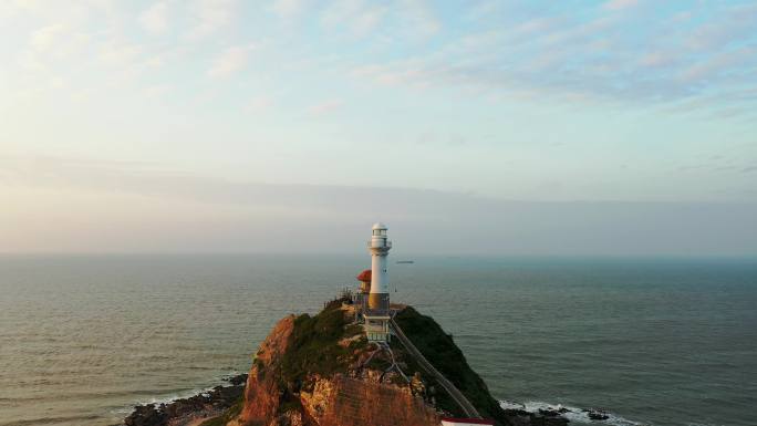 海上灯塔 礁石 海浪 沙滩 海景 海滨