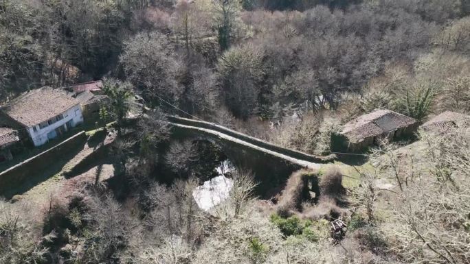 罗马桥沿着Antonino的Via Nova著名的Navea桥，鸟瞰图