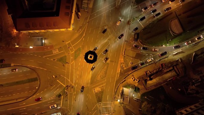 夜间照明斯图加特城市大交通街道十字路口空中俯视全景4k德国