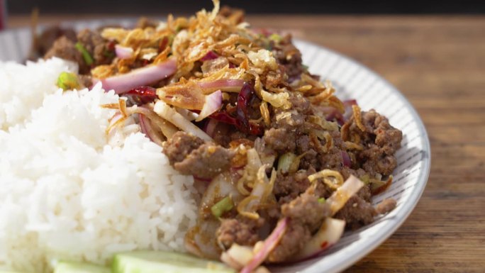 老挝国菜牛肉羊肉配糯米，滑块接近4K