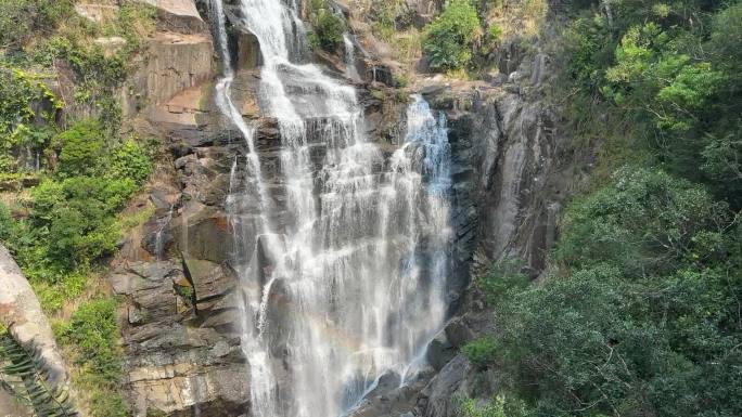 海南陵水吊罗山瀑布自然风景热带雨林公园
