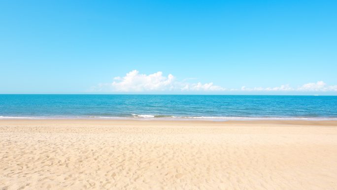 蓝天白云海浪海滩