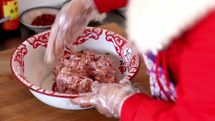 农家做饭 蒸煮炸 拌肉馅 炸卷卷