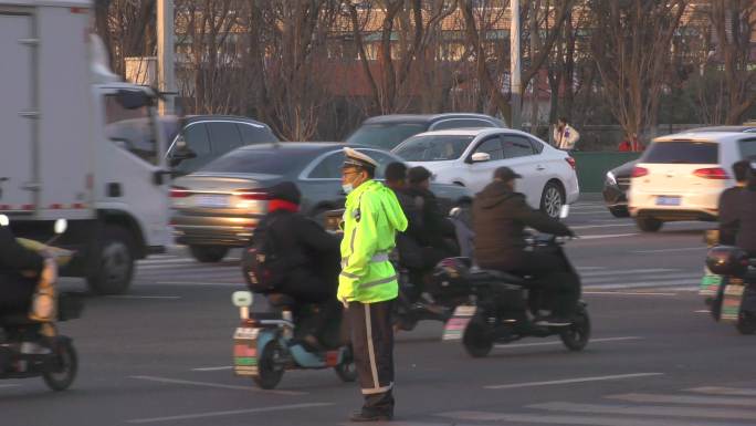 都市生活街景交通骑行行人上班下班城市人文