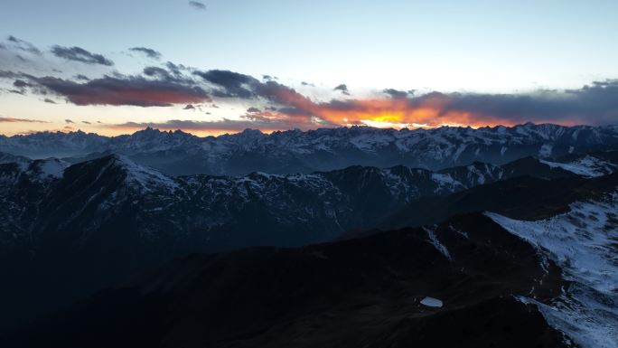 航拍雅安夹金山风光3