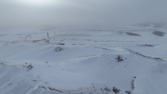 冷空气迷漫的辽阔雪原