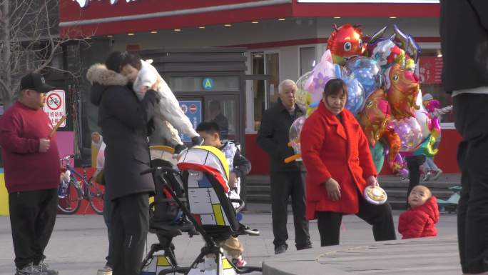 城市人文行人 行色匆匆忙碌春天街景逛街