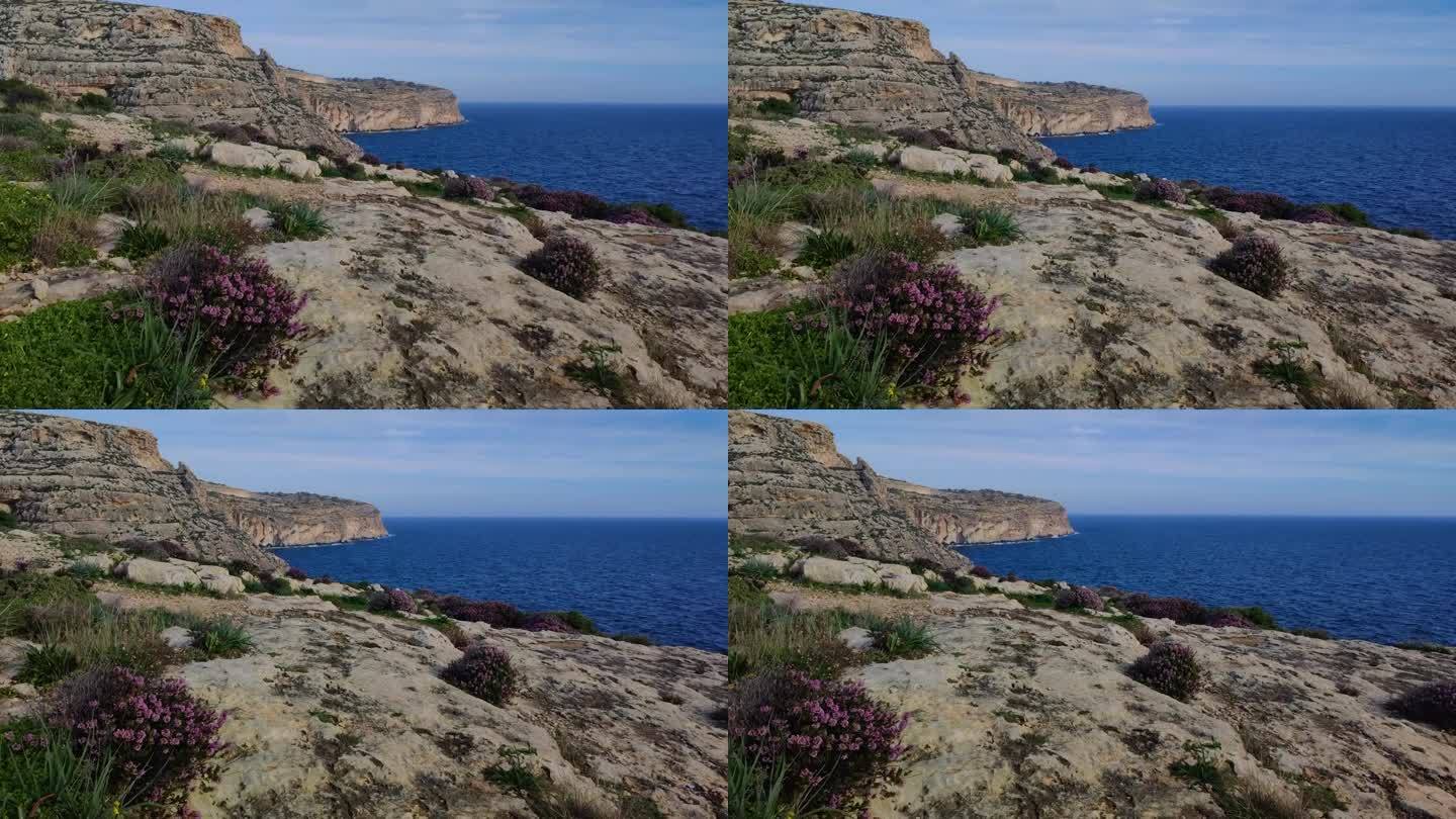 美丽的悬崖附近的蓝洞，马耳他