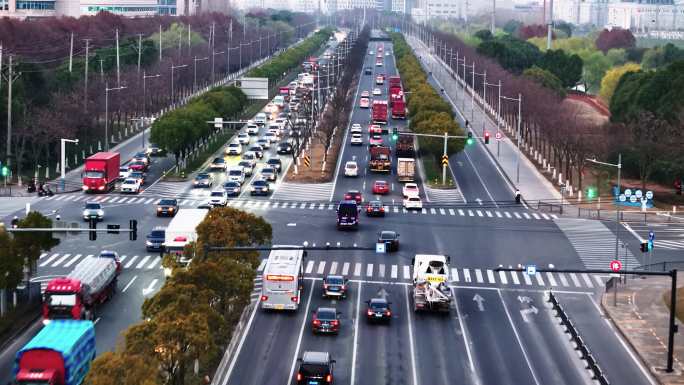 汽车 公路 火车 车流 昆山 车流