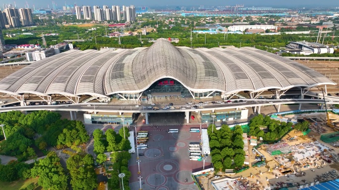 湖北武汉武汉火车站高铁站动车站航拍风景风