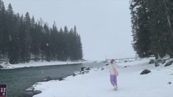 冬天 大雪纷飞 新疆喀纳斯湖美景