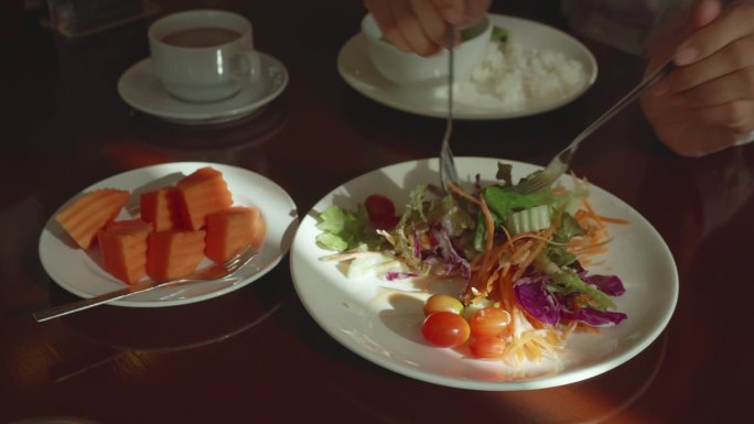 早上的早餐宣传片实拍视频素材