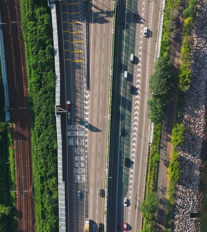 香港大埔区吐露港公路城市高架桥早晨交通情况