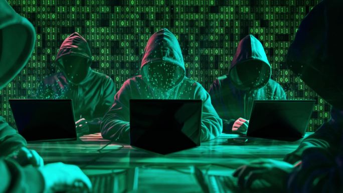 黑客侵入电脑进行信息窃取和网络诈骗