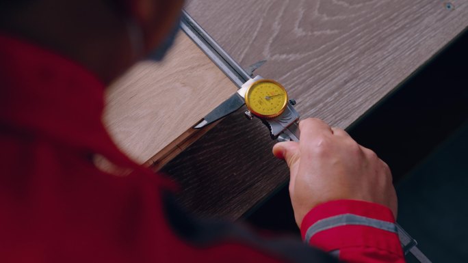 木板尺子测量
