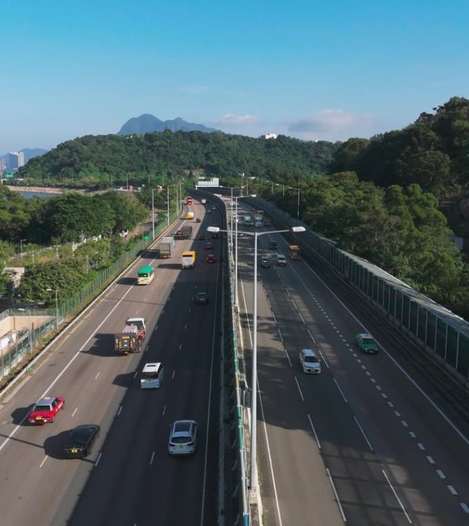 香港大埔区吐露港公路城市高架桥早晨交通情况