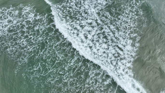 唯美海浪沙滩俯拍大海海浪拍岸