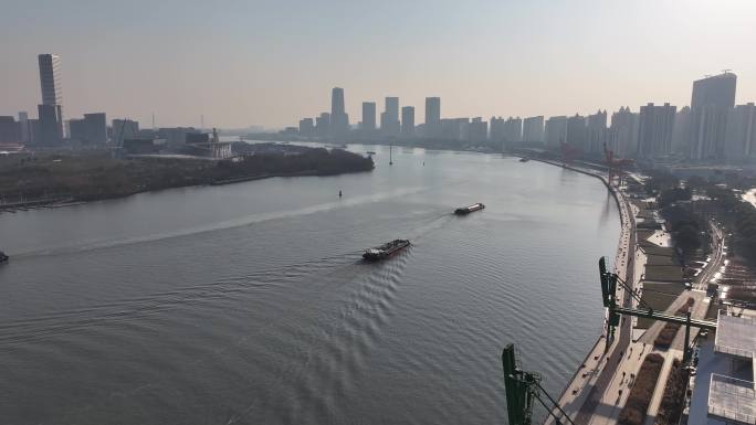 上海黄浦江两岸江面轮船城市建筑实拍原素材