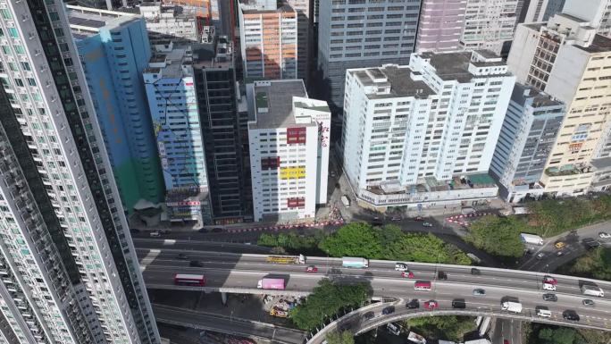 荃湾葵涌和青衣是一个商业和住宅的海滨卫星城，建在香港新界的一个海湾上，航拍无人机城市的天景