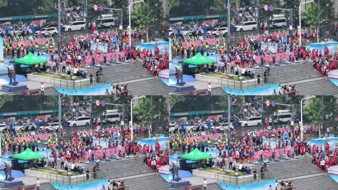 武汉长江渡江节代表队横幅下水入场