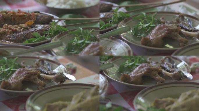 印尼传统食品烹饪在日惹爪哇-眼花鲶鱼Mangut ele，鸡，肠，肺