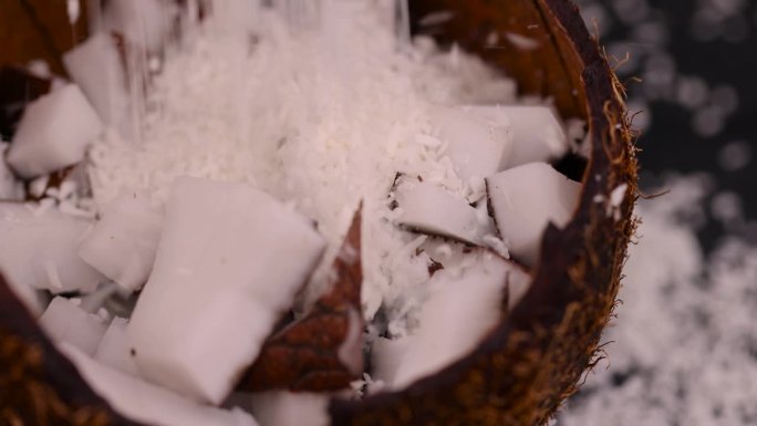白椰子浆和干椰子片