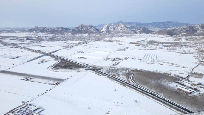 高速公路和乡村雪景B