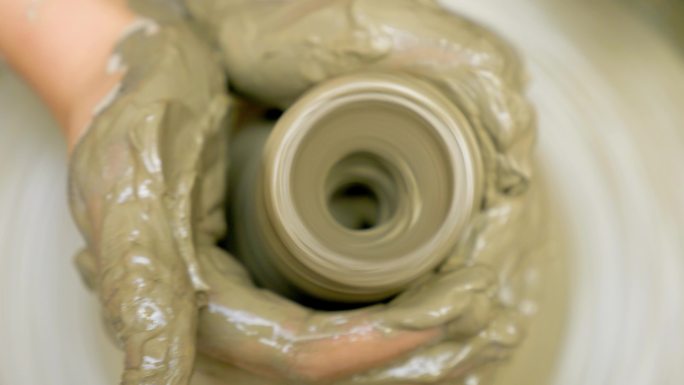 陶瓷拉胚制作过程手法细节记录素材4k