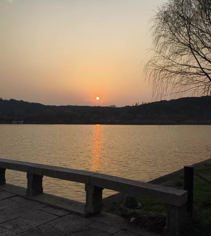 湖边夕阳延时拍摄 岁月静好