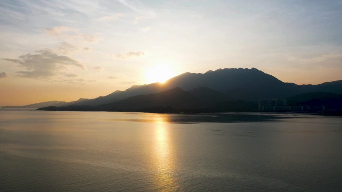 深圳白沙湾公园海上日出朝霞航拍