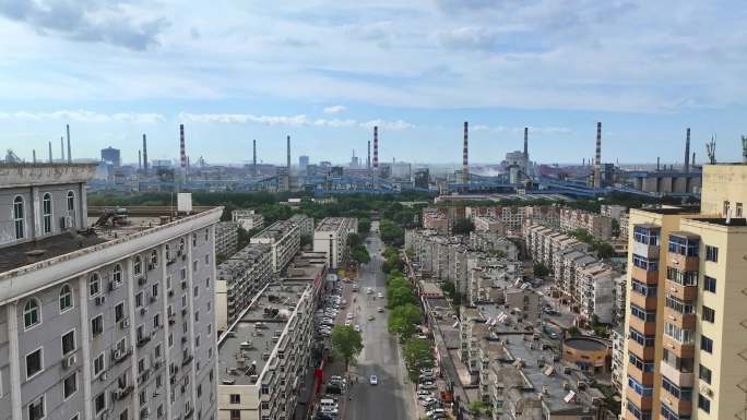 辽宁鞍山城市风景航拍鞍钢工厂与居民楼