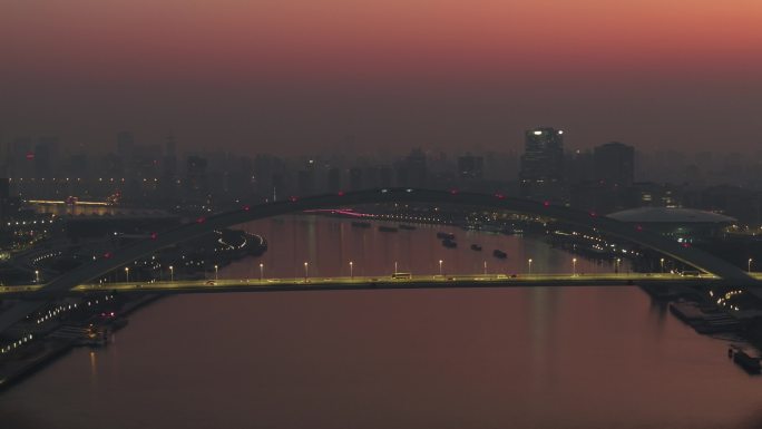 秋天冬天早晨红色天空上海黄浦江江面城市