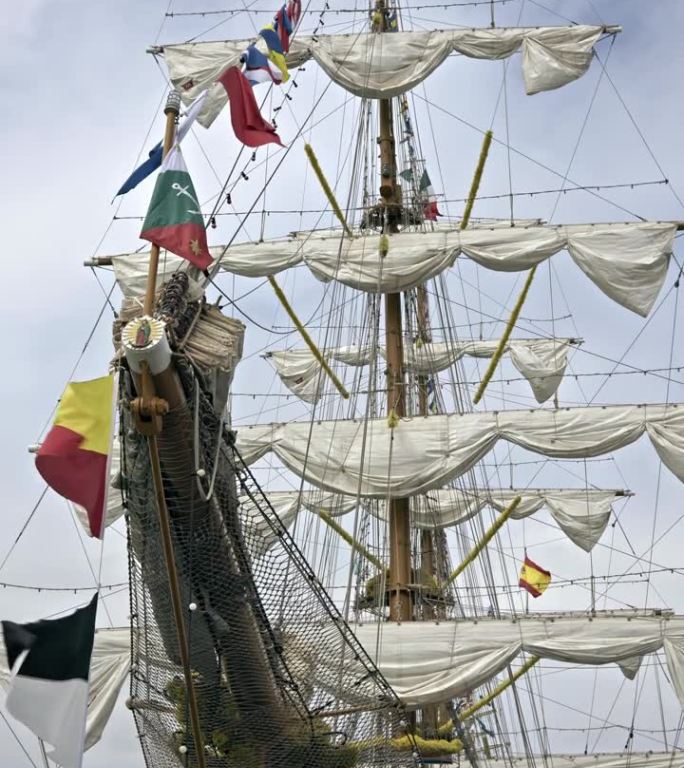 帆与旗:高船的盛大展示
