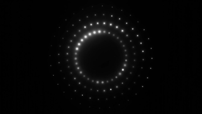 黑色背景下的环形动画，中间有文字。徽标模板。副本的空间。黑白风格