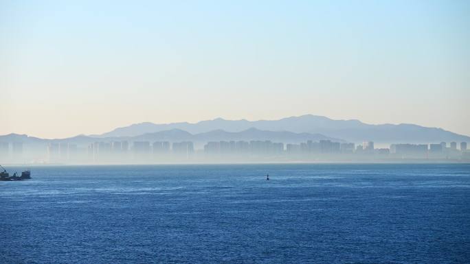 清晨的海面城市