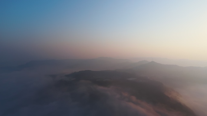 清晨朦胧大山云雾云海