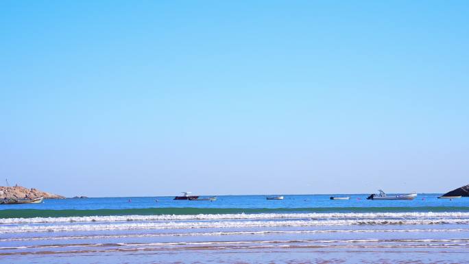 威海海边清澈的海水