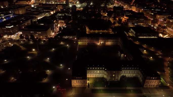 夜间照明斯图加特城市历史中心航拍全景4k德国