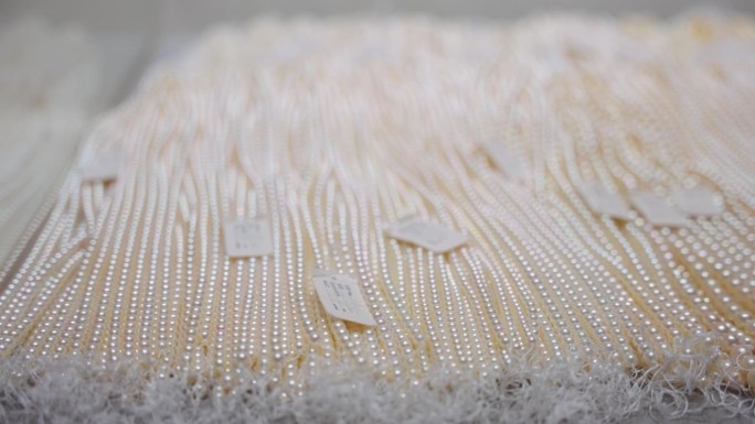 展出的珍贵珍珠项链，Mikimoto珍珠岛4k