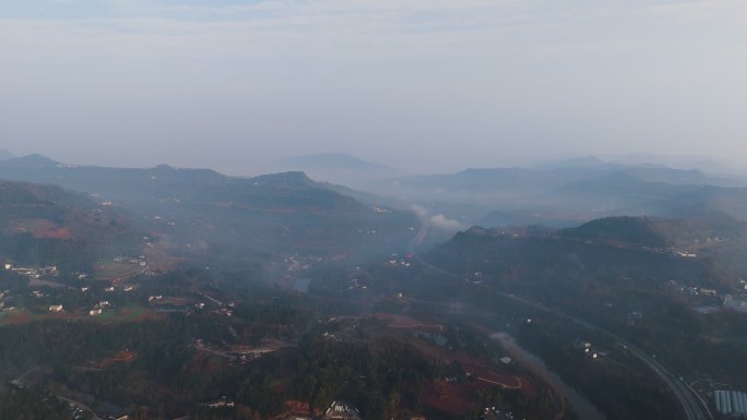 航拍朦胧大山清晨