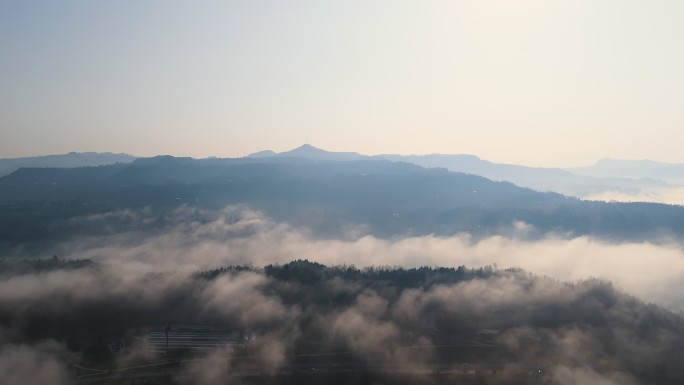 航拍清晨大山山脉云雾