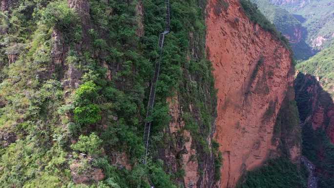 大凉山昭觉县阿土勒尔村悬崖村天梯